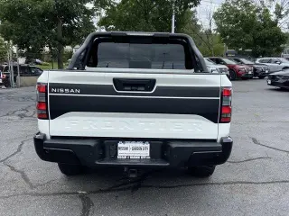 Nissan Frontier 2024 4x4 SV 4dr Crew Cab 5 ft. SB
