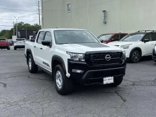 Nissan Frontier 2024 4x4 SV 4dr Crew Cab 5 ft. SB