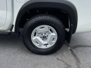 Nissan Frontier 2024 4x4 SV 4dr Crew Cab 5 ft. SB