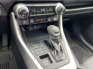 Toyota RAV4 2025 AWD XLE 4dr SUV