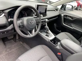 Toyota RAV4 2025 AWD XLE 4dr SUV