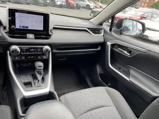 Toyota RAV4 2025 AWD XLE 4dr SUV