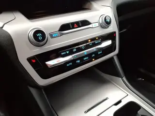 Ford Explorer 2023 AWD XLT 4dr SUV