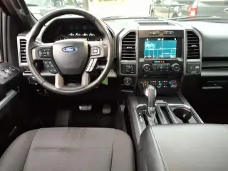 Ford F-150 2018 4x4 XLT 4dr SuperCrew 5.5 ft. SB