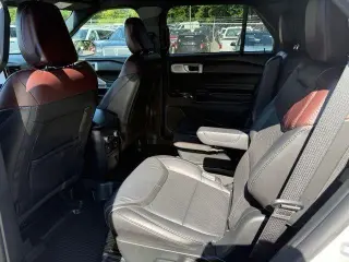 Ford Explorer 2022 AWD Platinum 4dr SUV