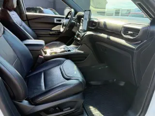Ford Explorer 2022 AWD Platinum 4dr SUV