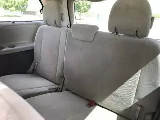 2014 Toyota Sienna LE minivan