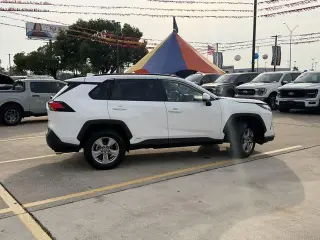 Toyota RAV4 Hybrid 2025 AWD XLE 4dr SUV