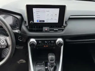 Toyota RAV4 Hybrid 2025 AWD XLE 4dr SUV