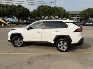 Toyota RAV4 Hybrid 2025 AWD XLE 4dr SUV