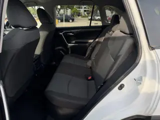Toyota RAV4 Hybrid 2025 AWD XLE 4dr SUV