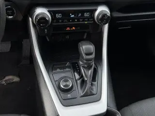 Toyota RAV4 Hybrid 2025 AWD XLE 4dr SUV