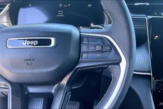 Jeep Grand Cherokee L 2023 4x4 Laredo 4 puertas SUV