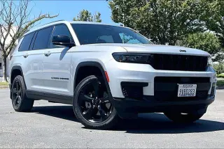 Jeep Grand Cherokee L 2023 4x4 Laredo 4 puertas SUV