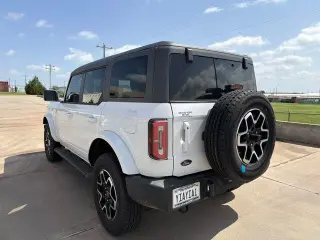 Ford Bronco 2024 4x4 Outer Banks 4 puertas SUV