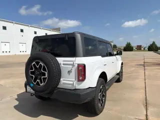 Ford Bronco 2024 4x4 Outer Banks 4 puertas SUV