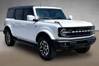 Ford Bronco 2024 4x4 Outer Banks 4 puertas SUV