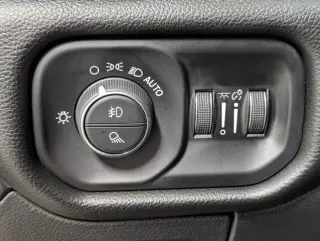 Ram 1500 2025 4x4 Big Horn 4 puertas Quad Cab 1.93 m Pickup