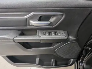 Ram 1500 2025 4x4 Big Horn 4 puertas Quad Cab 1.93 m Pickup