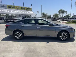 Nissan Altima 2024 2.5 SV 4dr Sedan