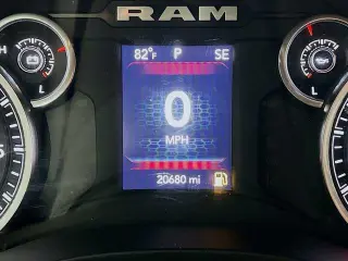 Ram 1500 2024 4x4 Big Horn Cabina Crew de 4 puertas, caja corta de 5.6 pies