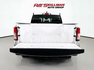 Ram 1500 2024 4x4 Big Horn Cabina Crew de 4 puertas, caja corta de 5.6 pies
