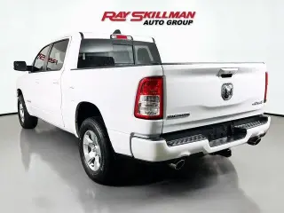 Ram 1500 2024 4x4 Big Horn Cabina Crew de 4 puertas, caja corta de 5.6 pies