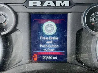 Ram 1500 2024 4x4 Big Horn Cabina Crew de 4 puertas, caja corta de 5.6 pies