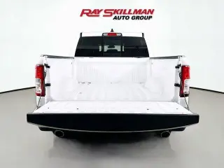 Ram 1500 2024 4x4 Big Horn Cabina Crew de 4 puertas, caja corta de 5.6 pies