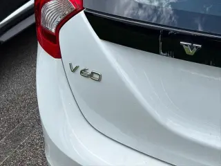 Volvo V60 2015 T5 Drive-E Premier Plus 4dr Wagon
