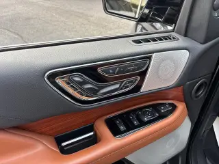 Lincoln Navigator L 2019 4x4 Reserve 4dr SUV