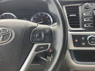 Toyota Highlander 2015 AWD LE Plus 4dr SUV