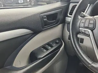 Toyota Highlander 2015 AWD LE Plus 4dr SUV