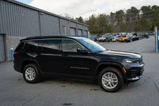 Jeep Grand Cherokee L 2025 4x2 Laredo 4 puertas SUV
