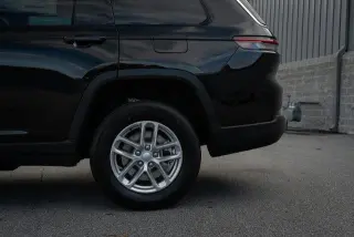 Jeep Grand Cherokee L 2025 4x2 Laredo 4 puertas SUV