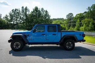 Jeep Gladiator 2023 4x4 Mojave 4 puertas Cabina Crew 5.0 pies SB