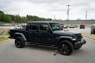 Jeep Gladiator 2025 4x4 Sport 4 puertas Cabina Crew 5.0 pies SB