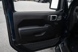 Jeep Gladiator 2025 4x4 Sport 4 puertas Cabina Crew 5.0 pies SB