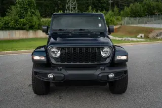 Jeep Gladiator 2025 4x4 Sport 4 puertas Cabina Crew 5.0 pies SB