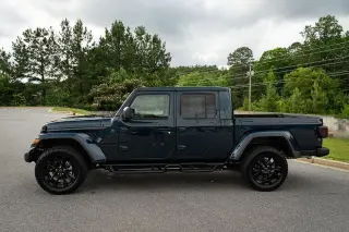Jeep Gladiator 2025 4x4 Sport 4 puertas Cabina Crew 5.0 pies SB