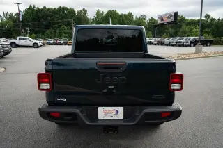 Jeep Gladiator 2025 4x4 Sport 4 puertas Cabina Crew 5.0 pies SB