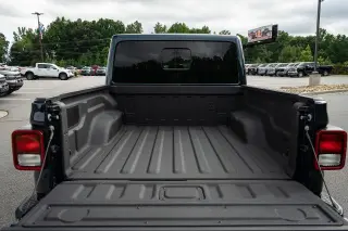 Jeep Gladiator 2025 4x4 Sport 4 puertas Cabina Crew 5.0 pies SB