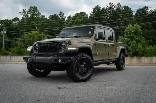 Jeep Gladiator 2025 4x4 Sport 4 puertas Crew Cab 5.0 pies SB