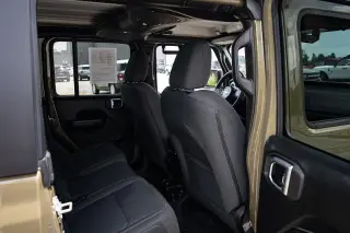 Jeep Gladiator 2025 4x4 Sport 4 puertas Crew Cab 5.0 pies SB