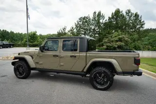 Jeep Gladiator 2025 4x4 Sport 4 puertas Crew Cab 5.0 pies SB