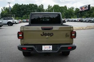 Jeep Gladiator 2025 4x4 Sport 4 puertas Crew Cab 5.0 pies SB