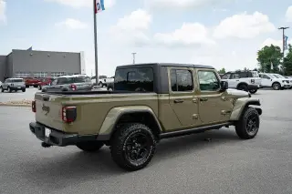 Jeep Gladiator 2025 4x4 Sport 4 puertas Crew Cab 5.0 pies SB