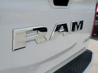 Ram 1500 2025 4x4 Laramie Cabina Crew 4 puertas 5.6 pies. Pickup SB