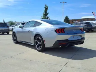 Ford Mustang 2024 EcoBoost 2dr Fastback