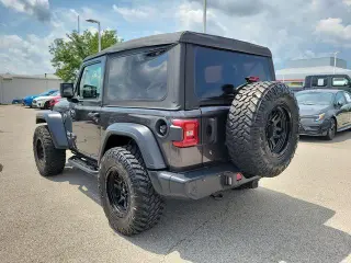 Jeep Wrangler 2018 4x4 Sport 2 puertas SUV (lanzamiento a mitad de año)